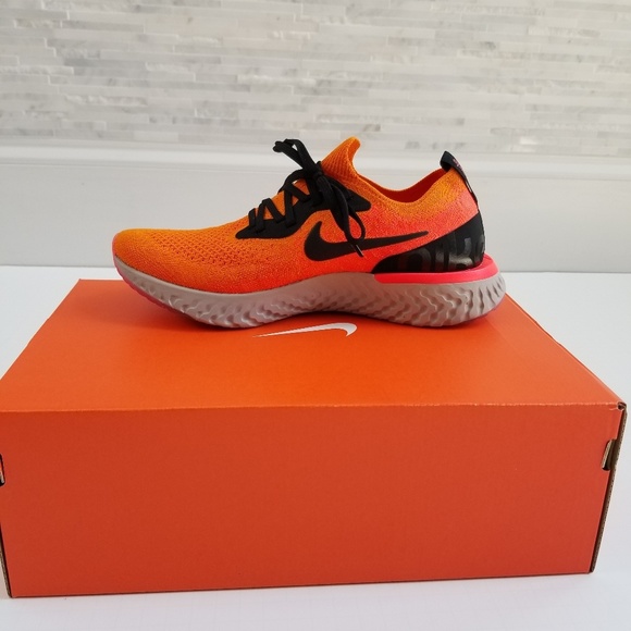 New Wmns Nike Epic React Flyknit Sneakers - Picture 5 of 8